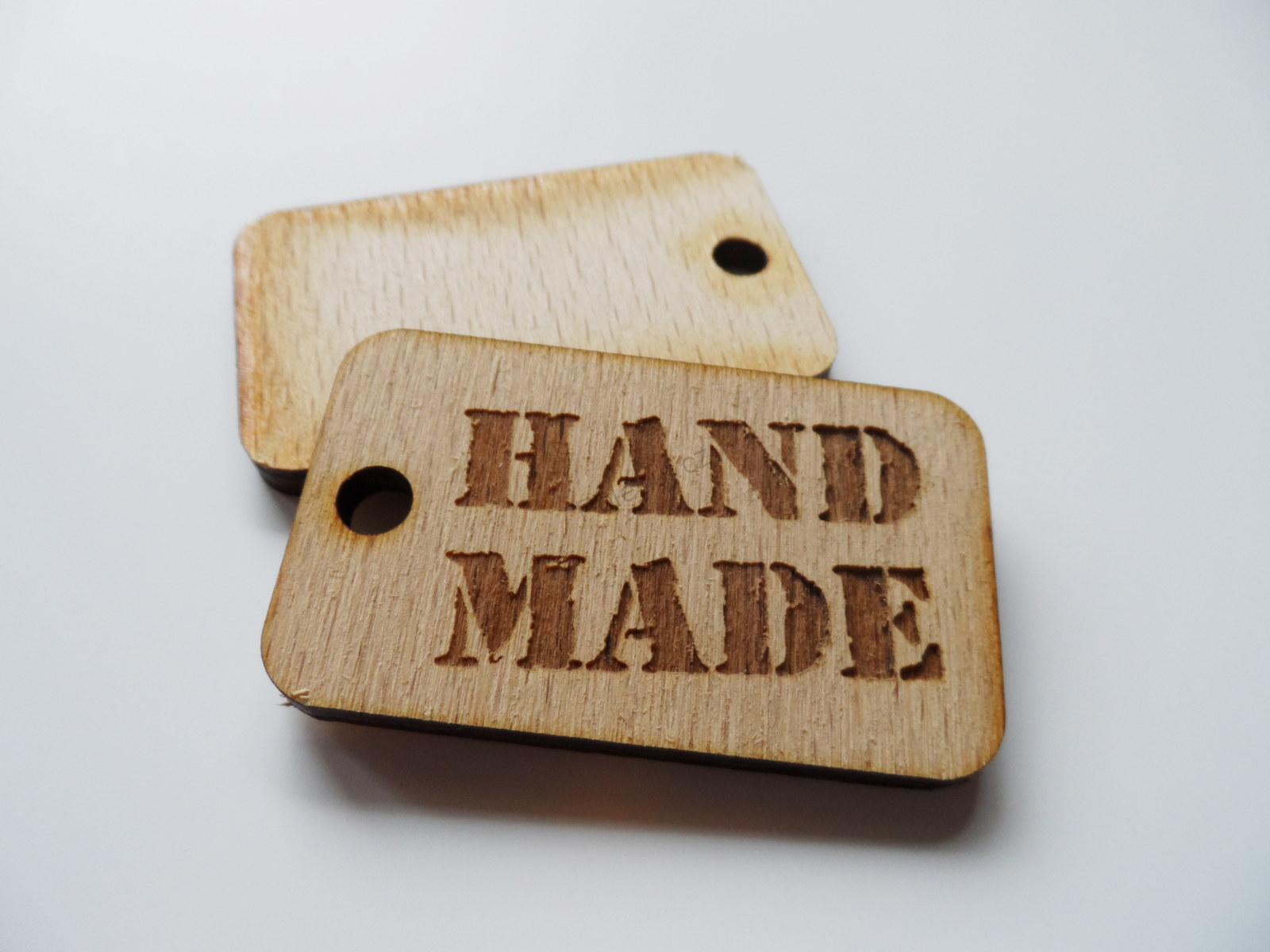 Hand made - dřevěná visačka na zboží či dárek - přívěsek z dřevěné překližky
